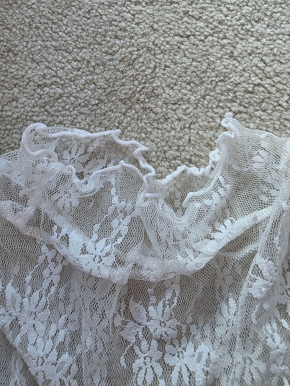 Floral Lace Style Long Sleeve - Picture 3 of 5